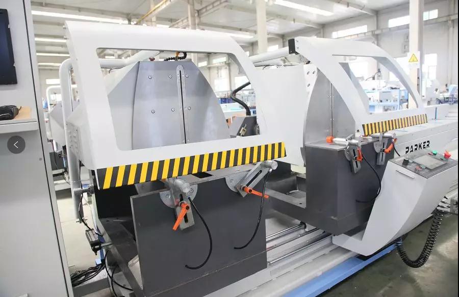 塑鋼門窗設(shè)備